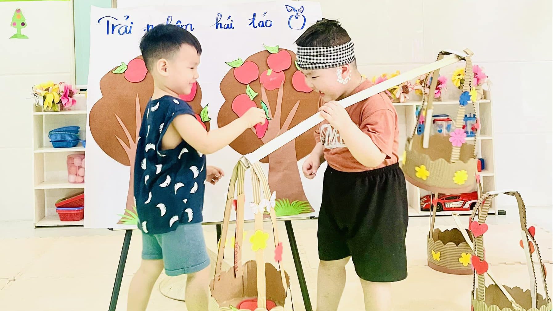 HOẠT ĐỘNG TRẢI NGHIỆM BÉ TẬP LÀM NÔNG DÂN